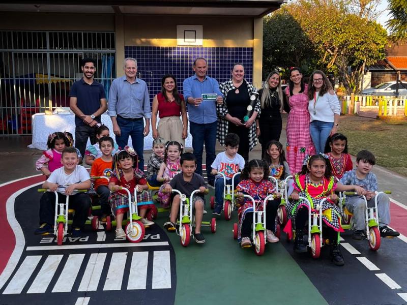 Instituto Pessoas Melhores e Escola Municipal Waldyr Luiz Becker Inauguram Minipista Educativa de&nbsp;Trânsito